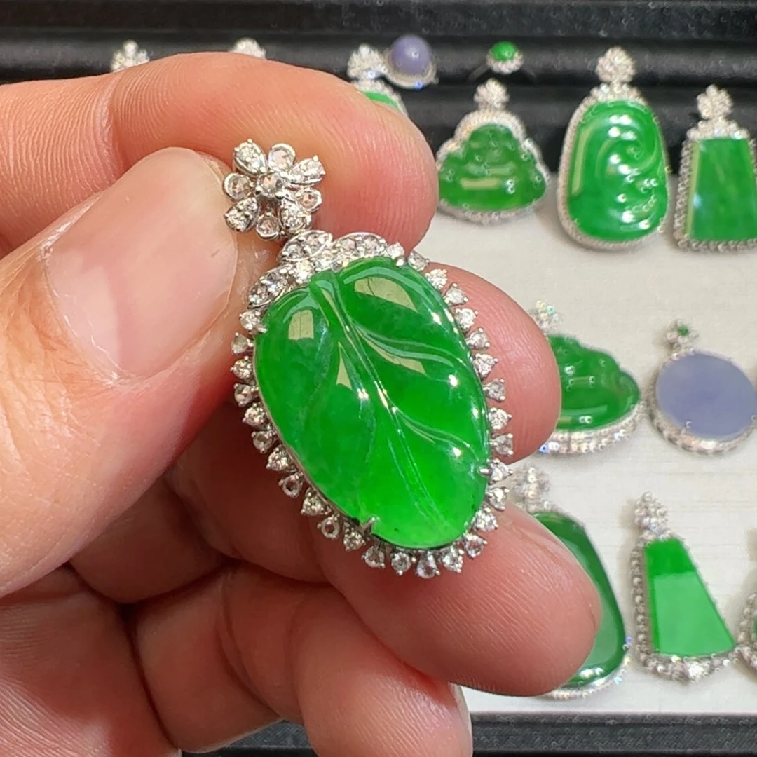 翡翠吊坠(不含链)18K金镶嵌