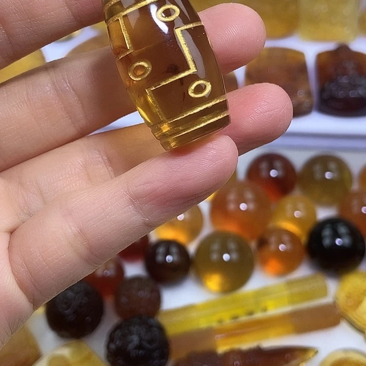 琥珀未镶嵌吊坠(不含链)天然缅甸琥珀金棕九眼天珠