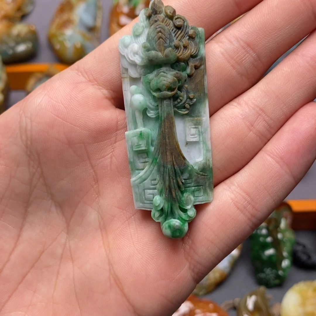 颈饰未镶嵌翡翠一