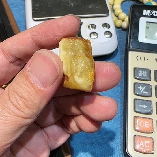 定制琥珀未镶嵌蜜蜡