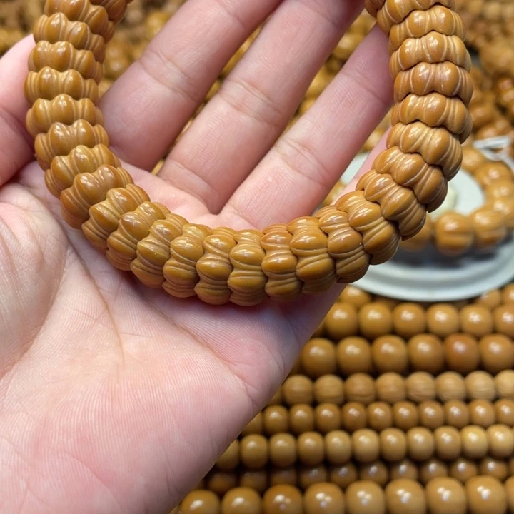 东***刘手串猴头核桃微瑕九转莲花