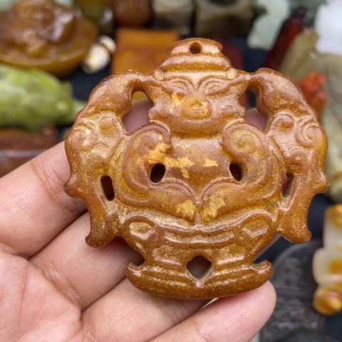 蛇纹石玉未镶嵌颈饰50