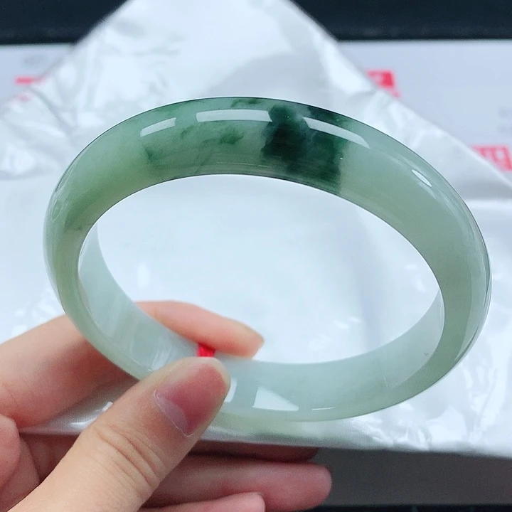 翡翠手镯未镶嵌蔷**沫翡翠手镯62