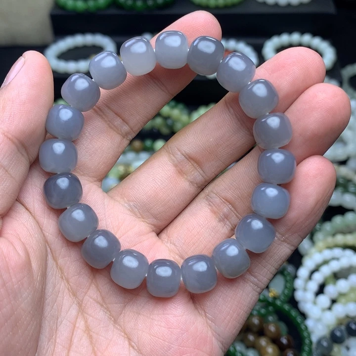 蓁***蓁未镶嵌手链和田玉