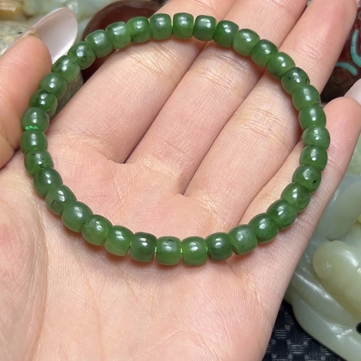 颈饰未镶嵌和田玉（青白玉）前**锦