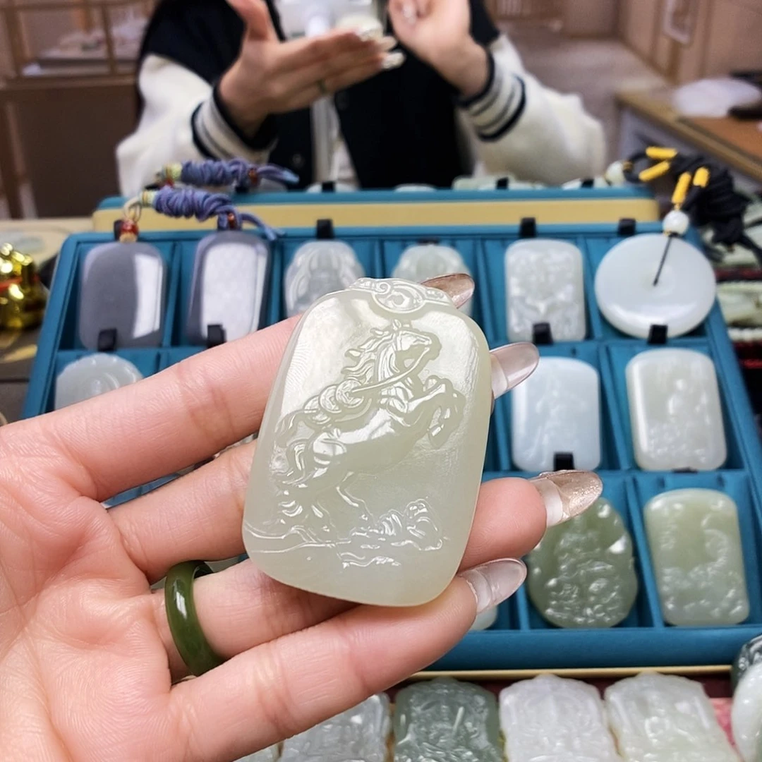 和田玉颈饰未镶嵌用****2