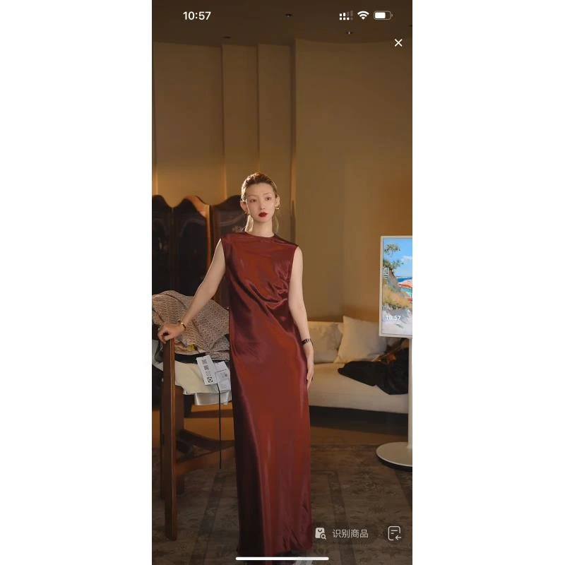 【喜一兮】云缎幻夜 设计感无袖长裙缎感小心机露背连衣裙5DA-S8061