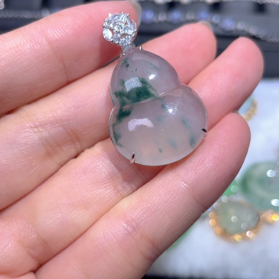 颈饰18K金镶嵌翡翠翡翠