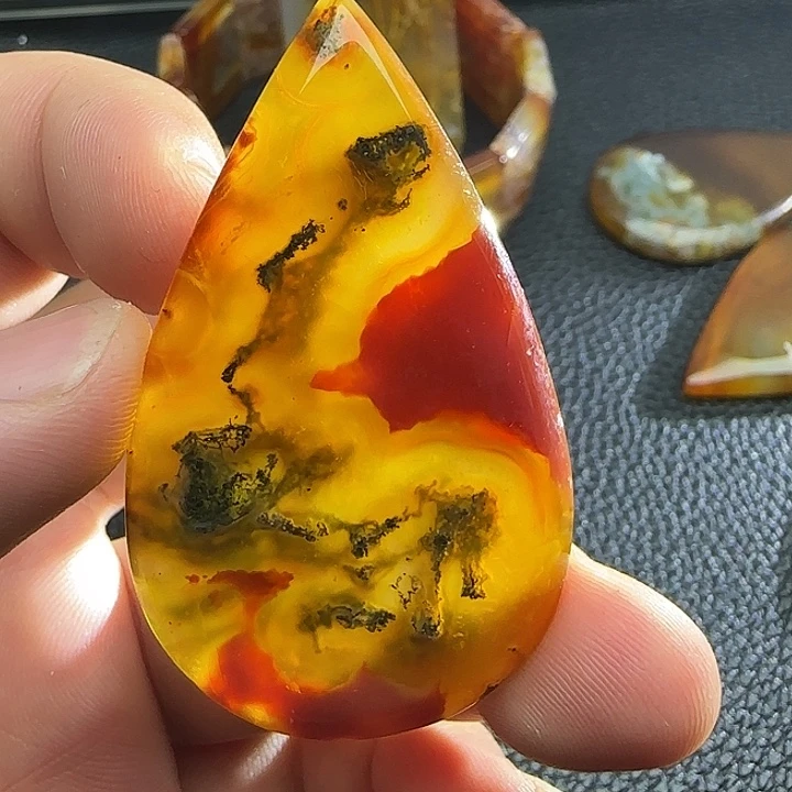 用***3玛瑙/玉髓未镶嵌颈饰