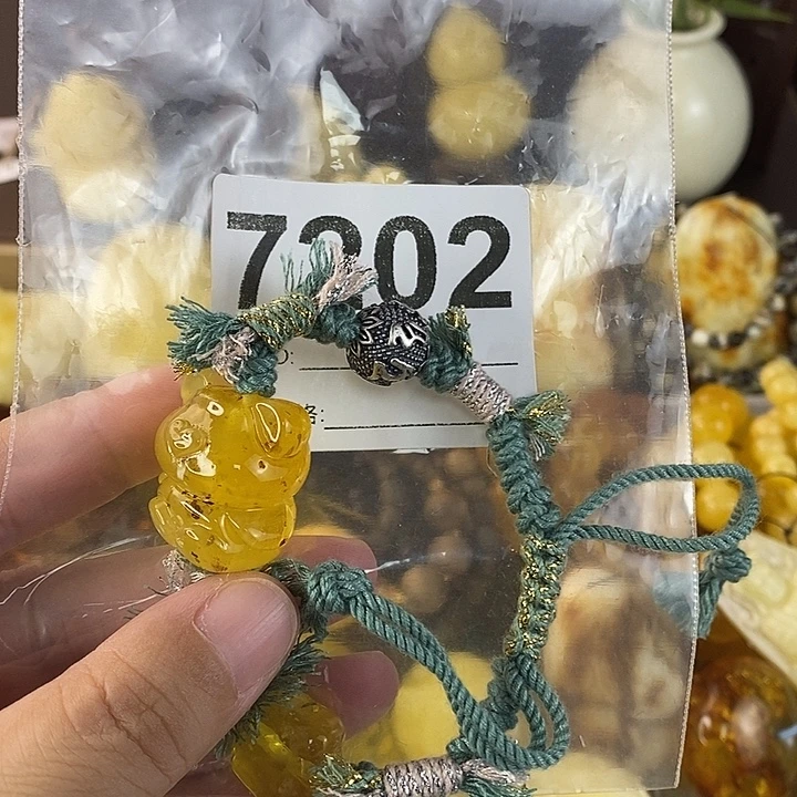 蜜蜡未镶嵌珠宝奇石