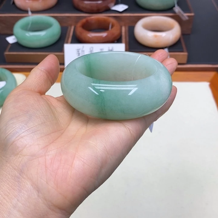 @***）未镶嵌手镯石英质玉