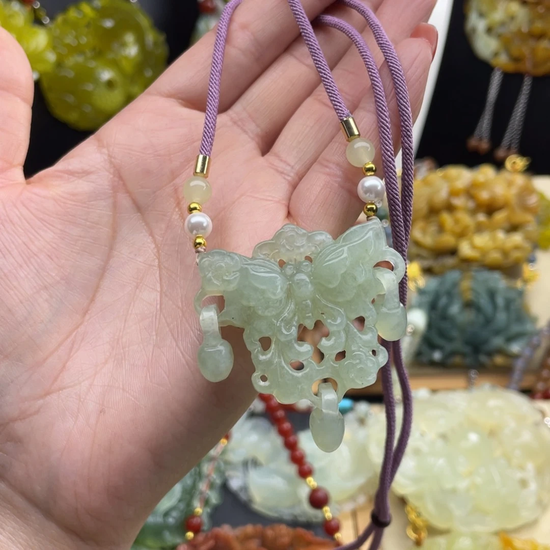 未镶嵌蛇纹石玉颈饰