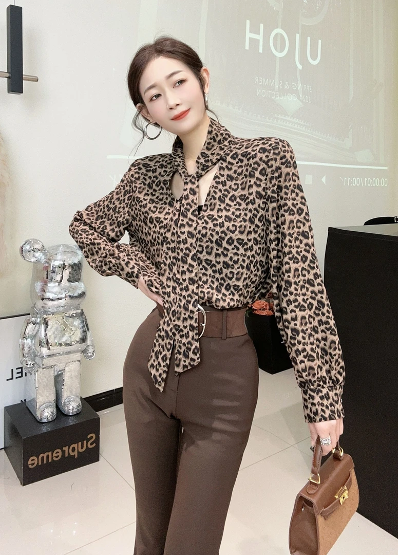 [春歌]初秋辣妹豹纹上衣女绑带长袖气质时尚豹纹上衣女衬衫