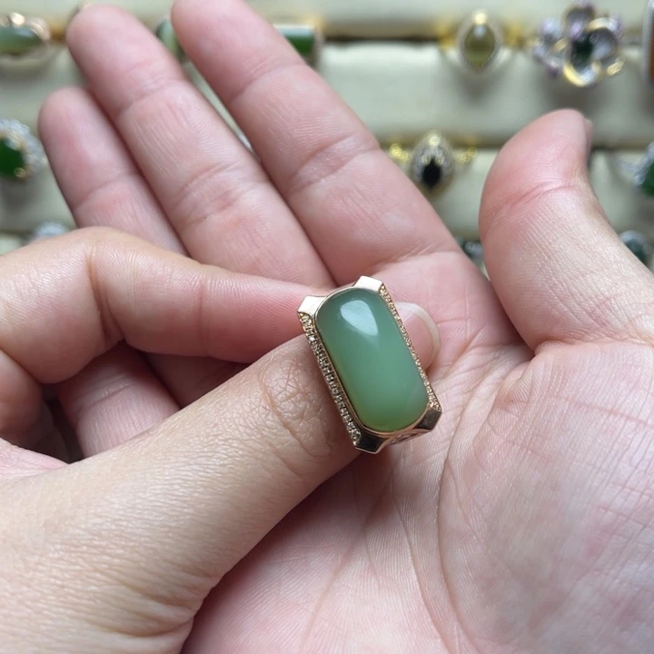 和田玉（碧玉）18K金镶嵌戒指