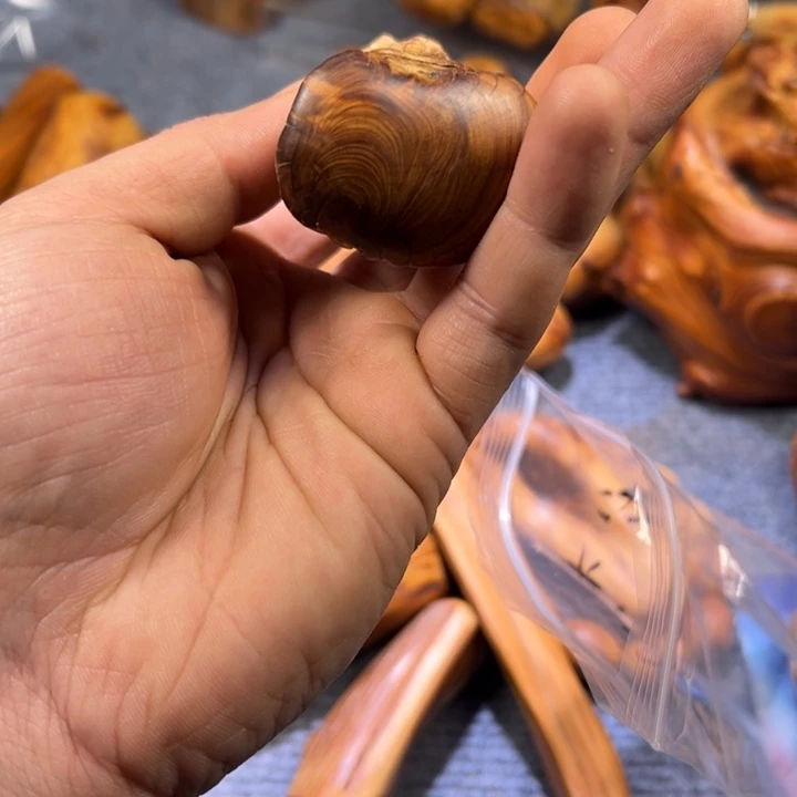 *****柏木（崖柏）陈化老料手串把件