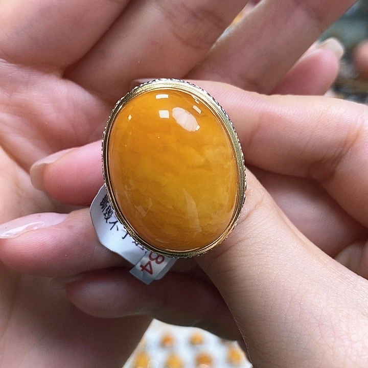 琥珀珠宝奇石未镶嵌