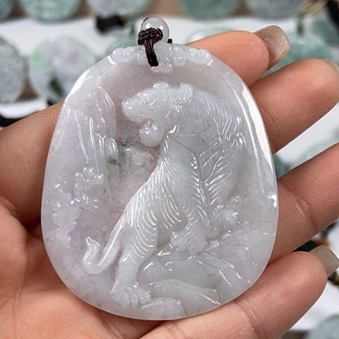 翡翠颈饰未镶嵌上山虎福利