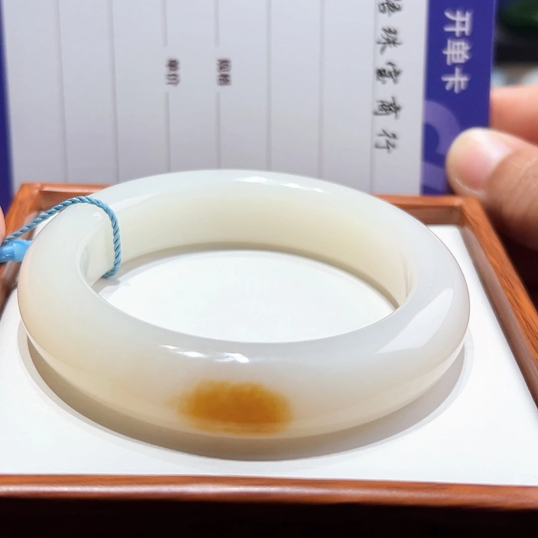 未镶嵌手镯和田玉丑*很