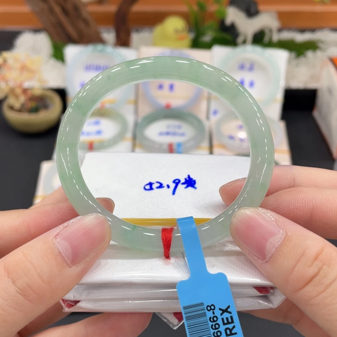 翡翠未镶嵌手镯缅甸天然翡翠