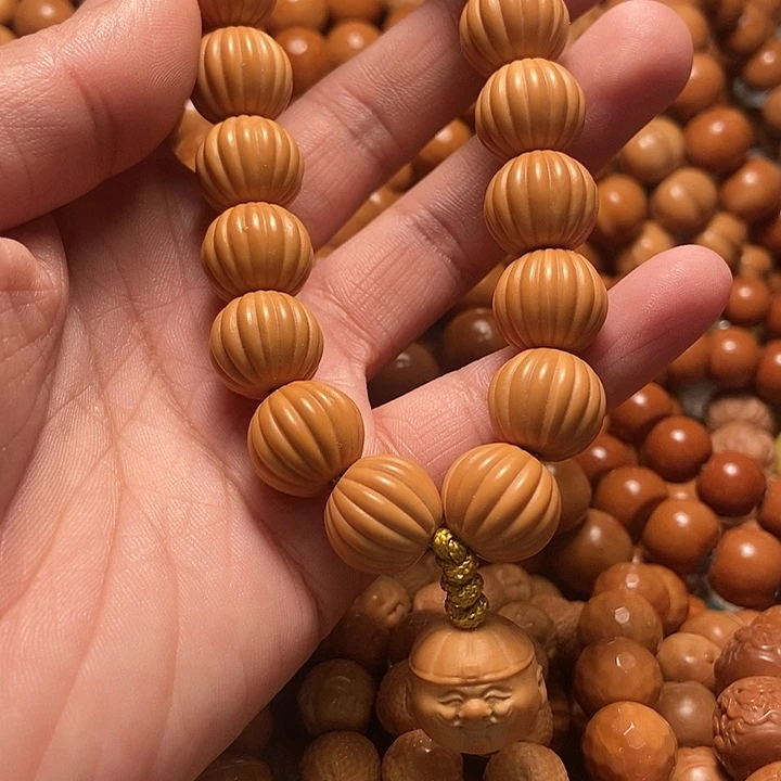 猴头核桃手串手持