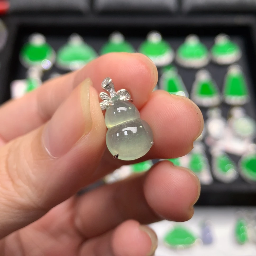 吊坠(不含链)18K金镶嵌翡翠