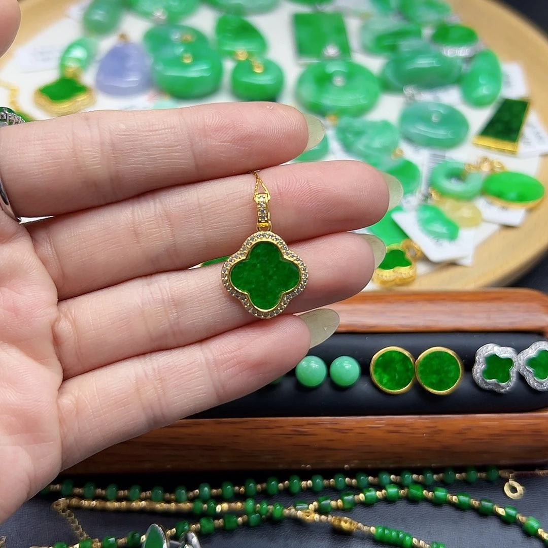 翡翠颈饰银S925镶嵌天然缅料A货一件