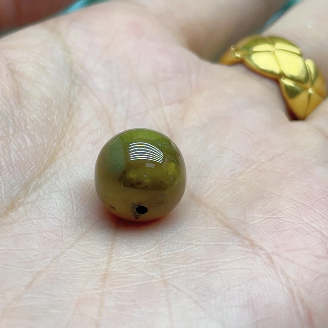 南红玛瑙未镶嵌珠宝奇石