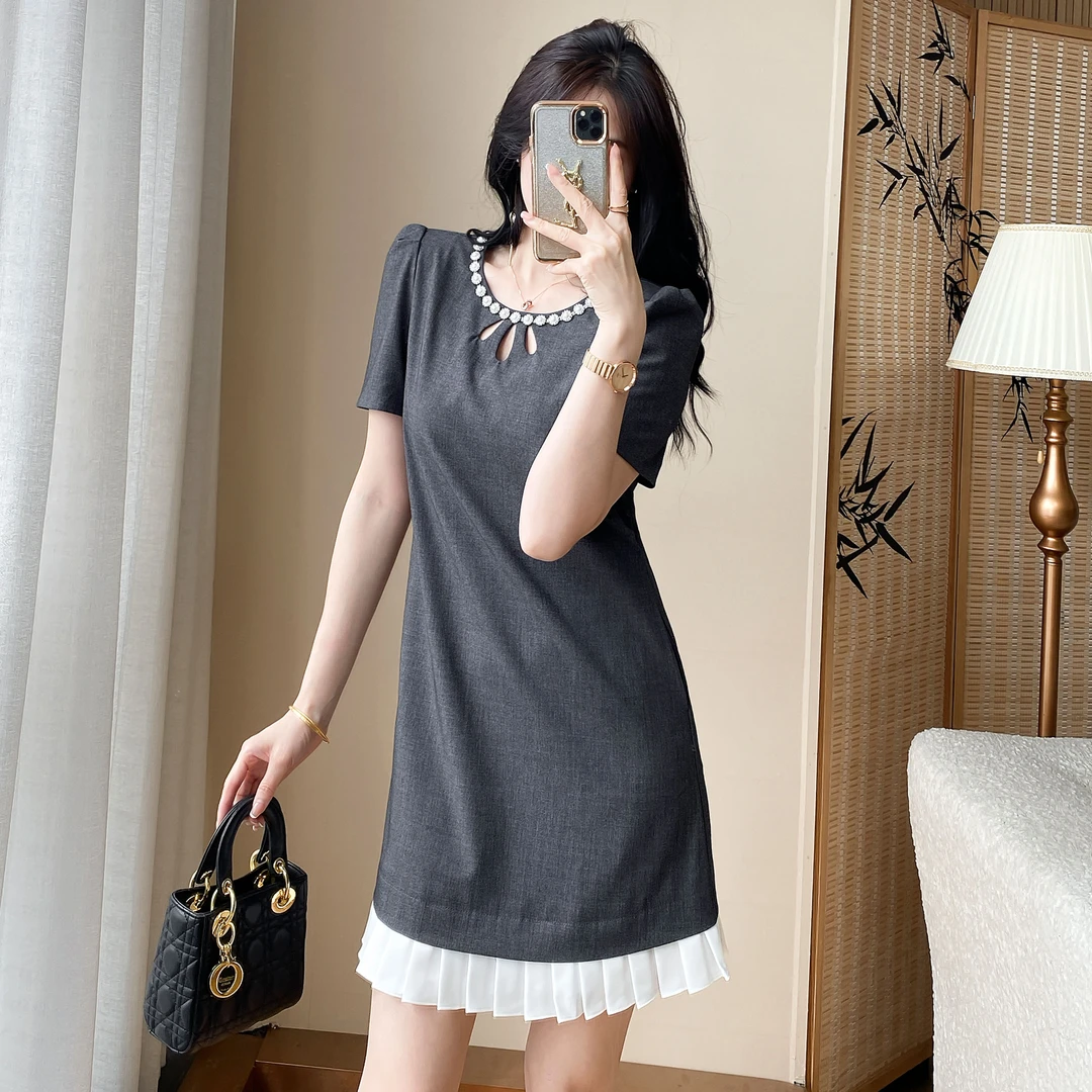 小个子洋气连衣裙女2025夏季新款时尚韩版显瘦气质名媛钉珠A字裙