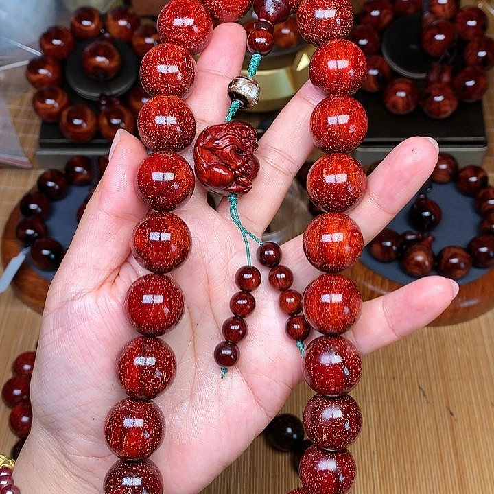 檀香紫檀（小叶紫檀）桃1.8红手持