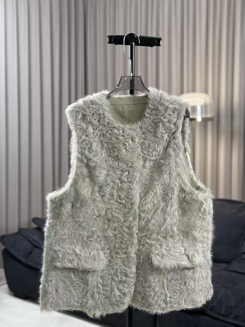 【柳青女装】2025冬季新款皮毛浅香槟色毛毛大版背心9784