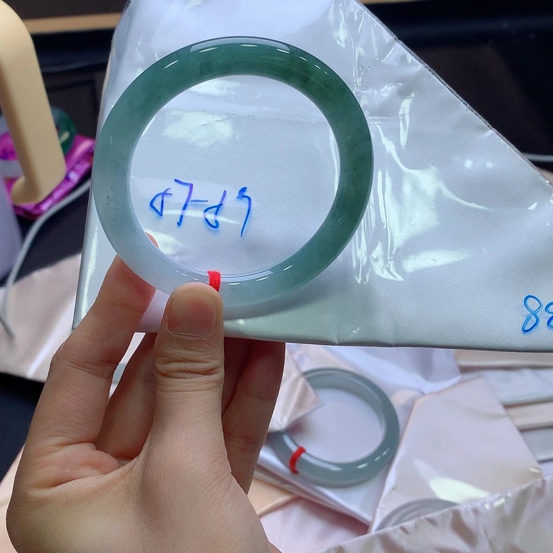 翡翠未镶嵌手镯翡翠