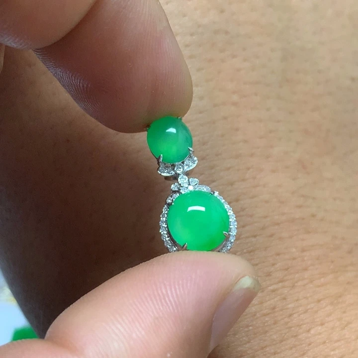 【闪购商品】翡翠18K金镶嵌颈饰吊坠