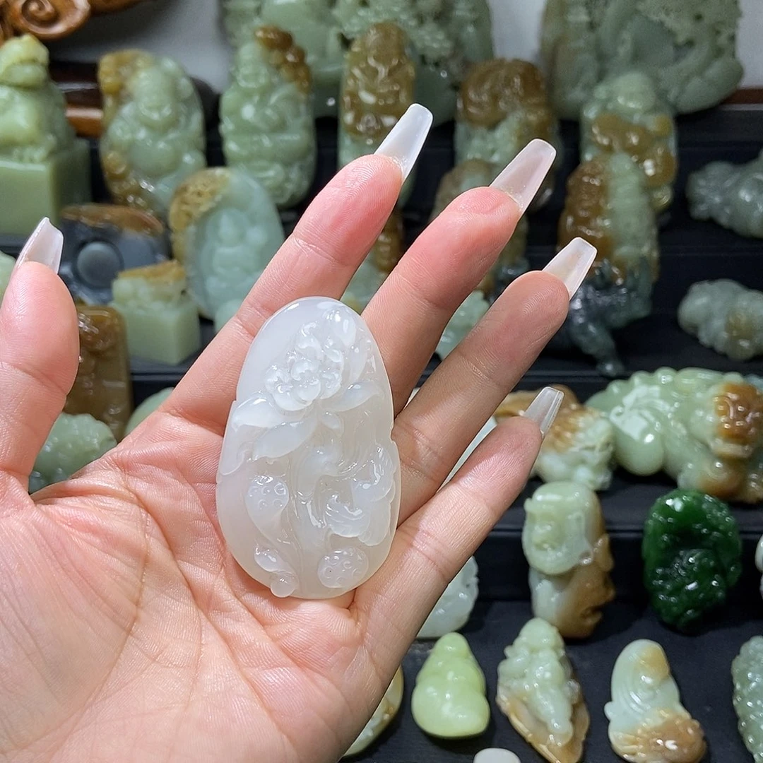 和田玉未镶嵌颈饰