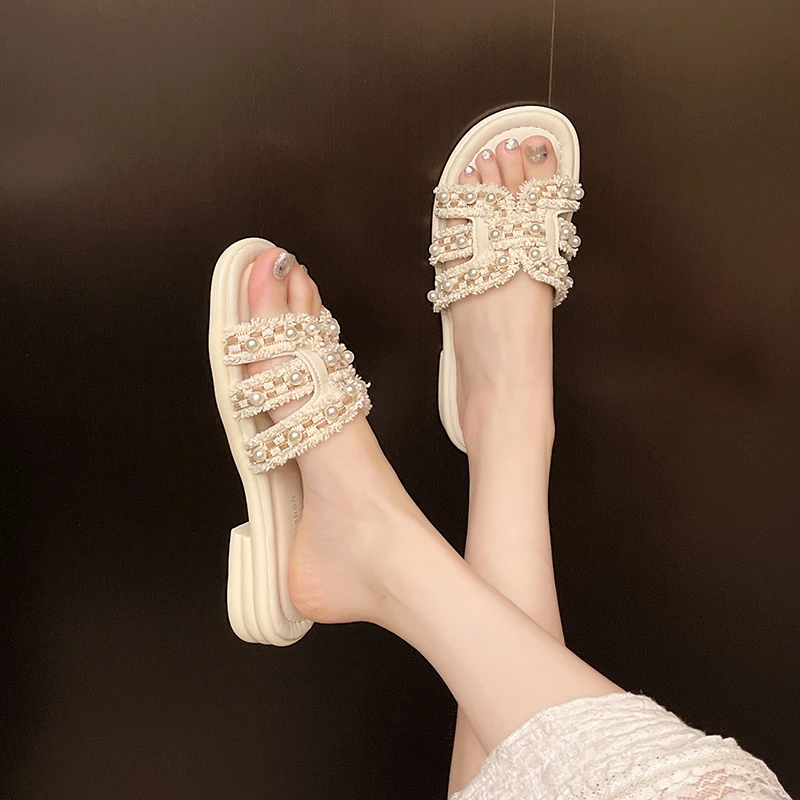 小香风珍珠拖鞋女外穿2025夏新款软底时尚绝美海边沙滩凉拖一字拖