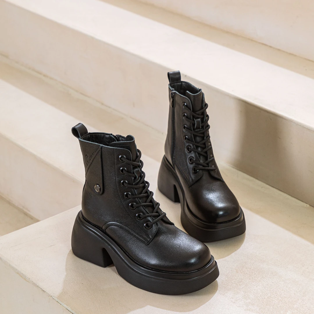 2025新款真皮时尚英伦百搭真皮女靴小个子增高女靴粗跟厚底马丁靴