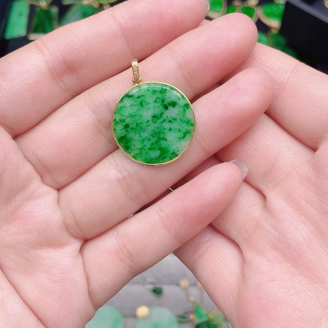 翡翠颈饰18K金镶嵌天然翡翠