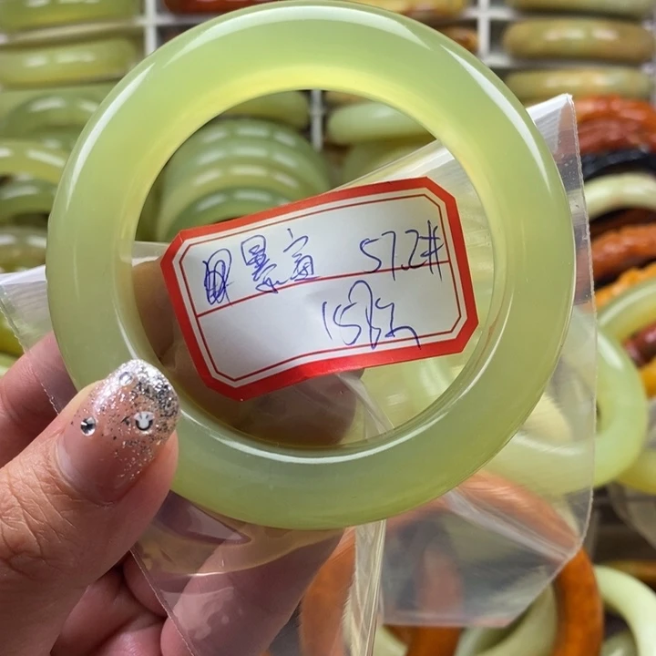 蛇纹石玉未镶嵌颈饰我**啦