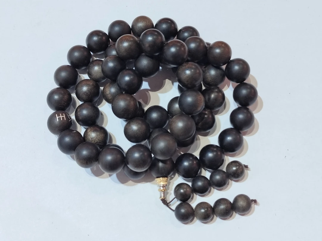 沉香 金丝凤缕纹黑油昆仑梅格1.6长串