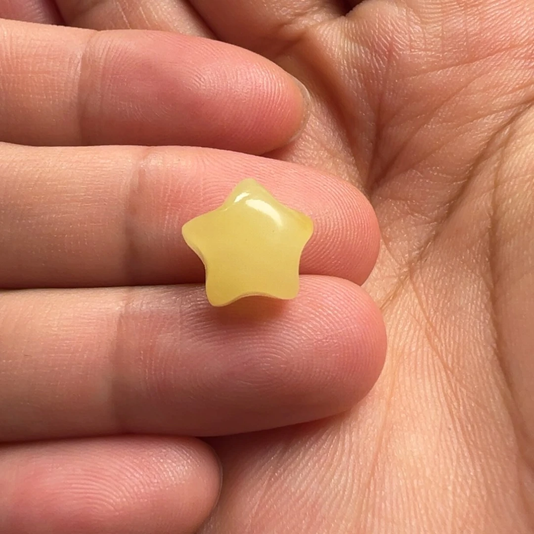 未镶嵌颈饰蜜蜡星星（打孔不退换）