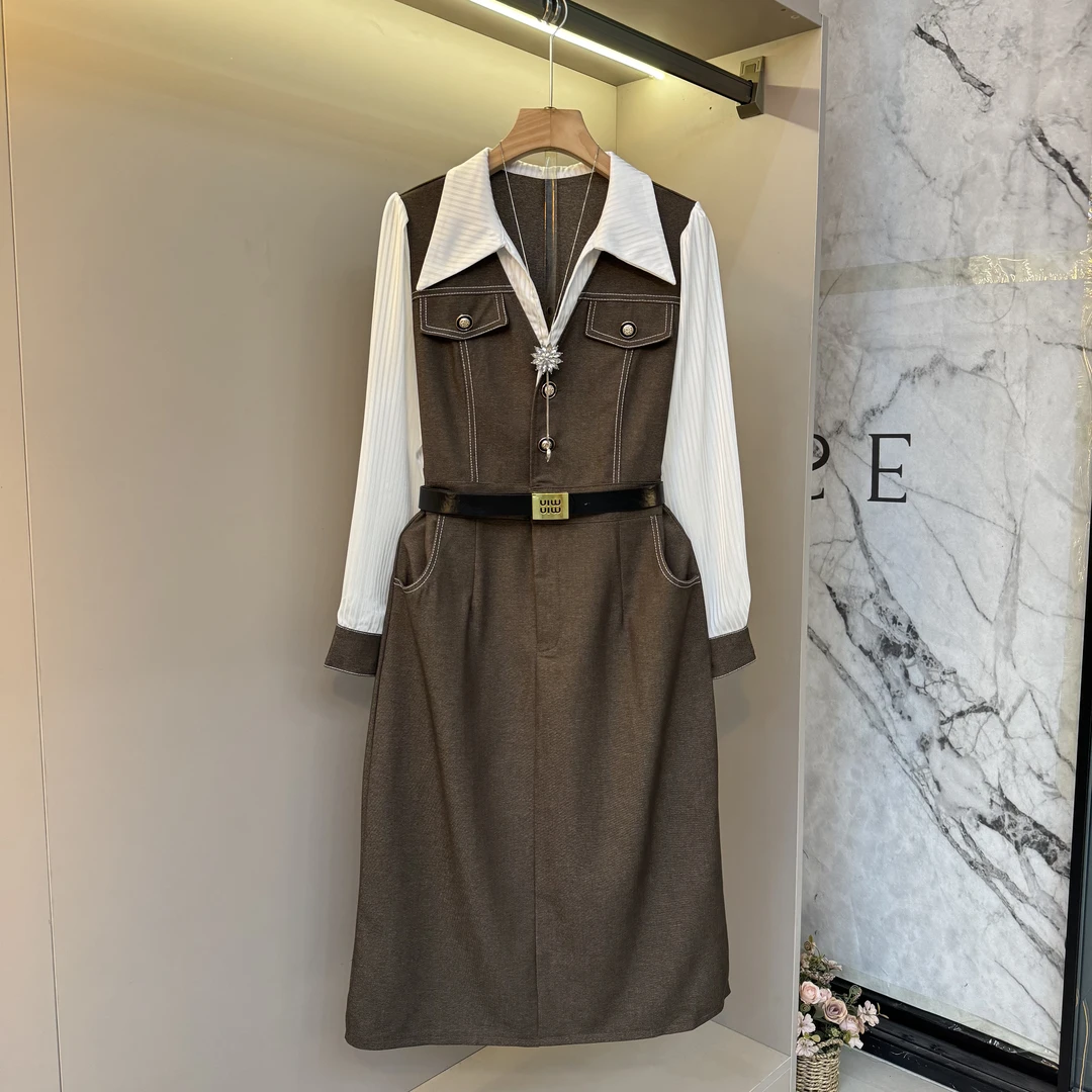 赫本风2025秋季新款时尚洋气减龄气质收腰显瘦长款连衣裙7283