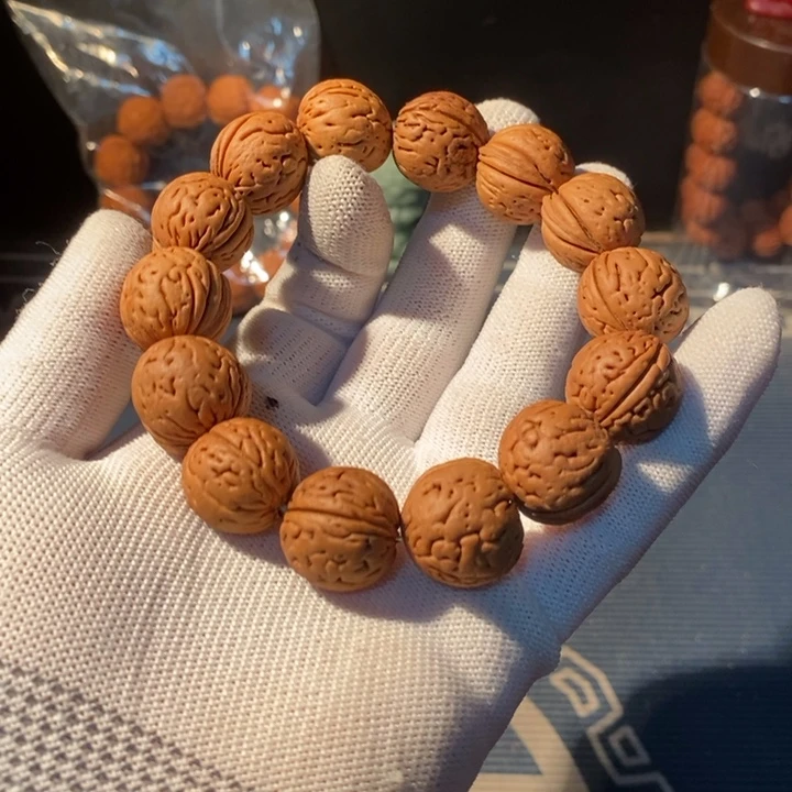 文玩核桃手串……25