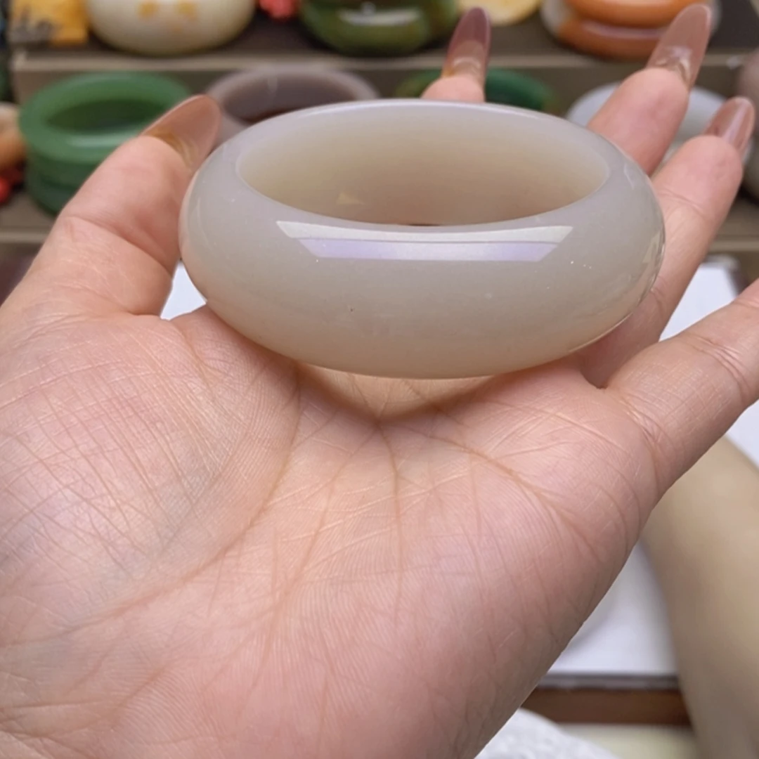 【闪购商品】石英质玉手镯未镶嵌圆***煲