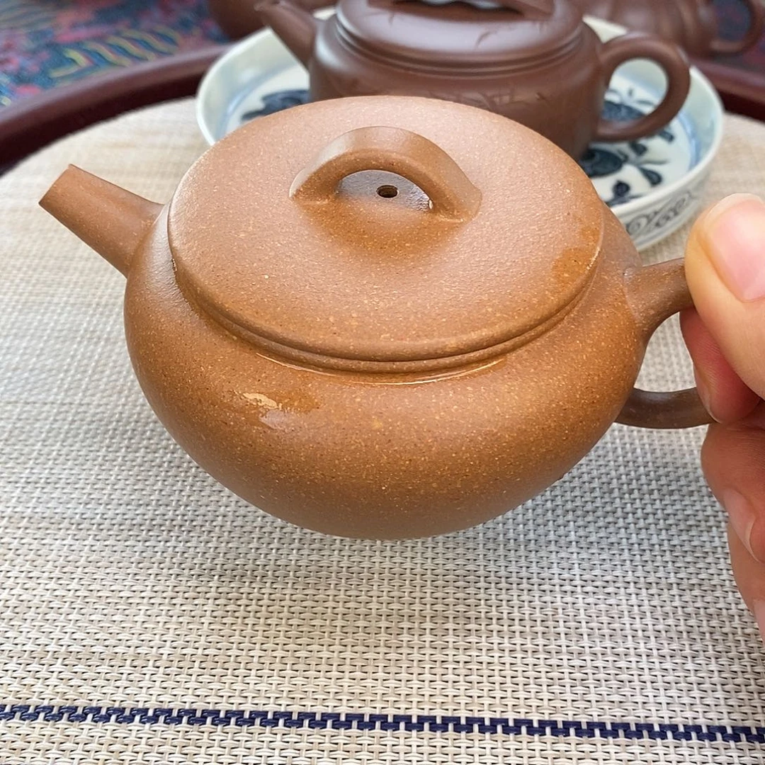 紫砂茶壶黄龙山原矿紫泥制作