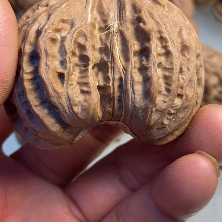 甜***^文玩核桃吊坠拿姐45