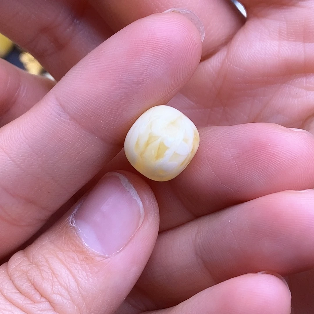 琥珀裸石未镶嵌地*坤12mm 蜜蜡主席