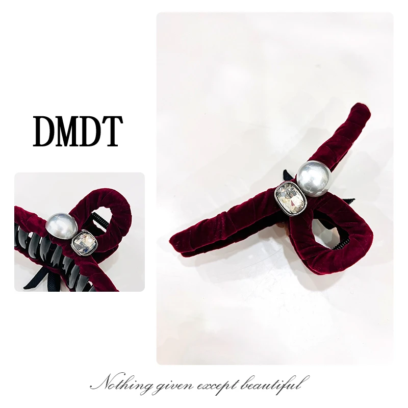 【DMDT服饰】2025冬季新品 “云间梦”珠珠小熊鲨鱼夹高颅顶发夹D2167