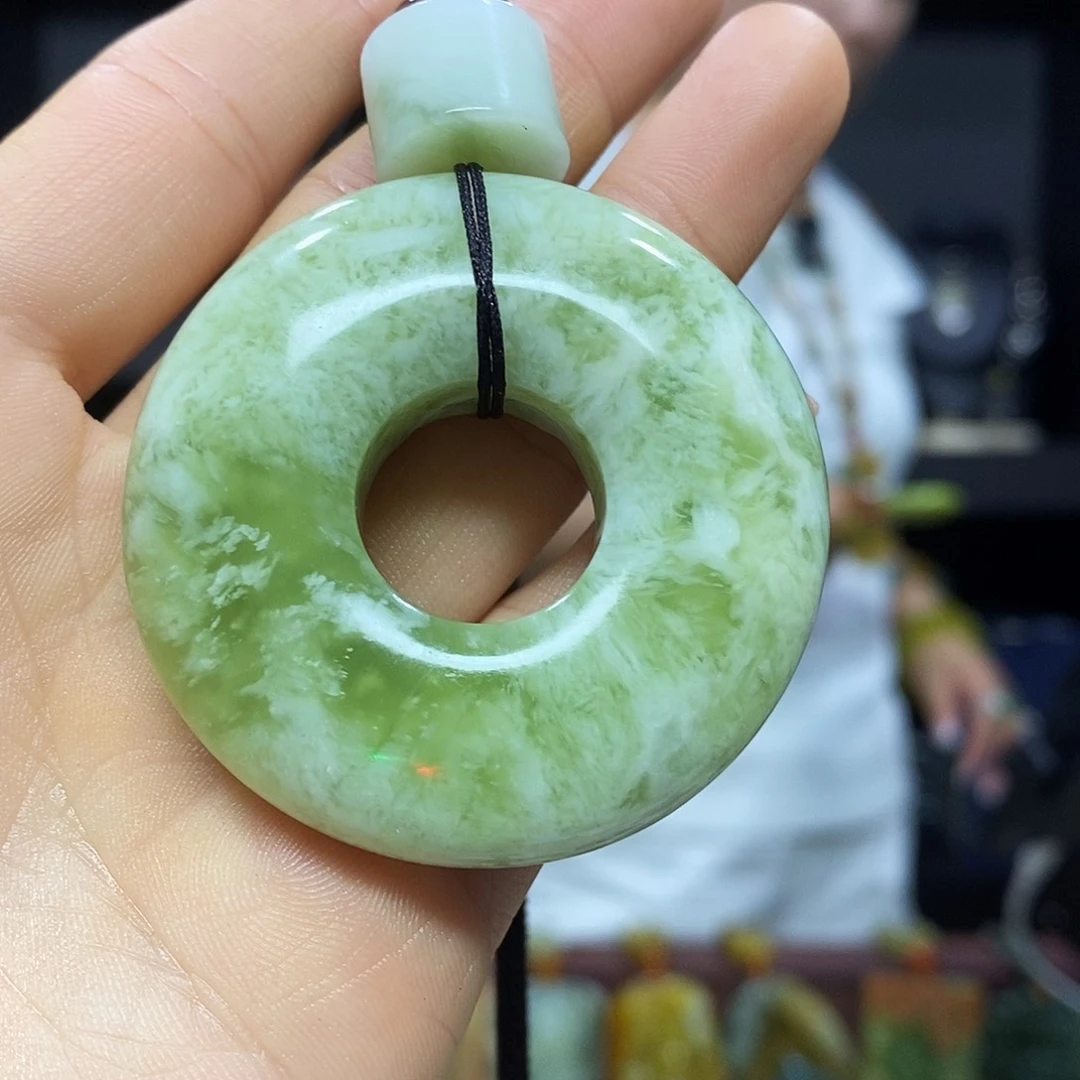未镶嵌岫玉挂件吊坠