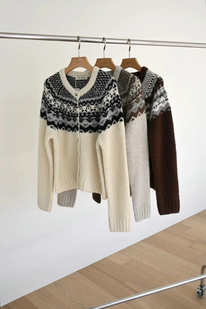 东大门Opper毛衣外套