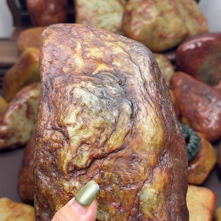 透闪石质玉未镶嵌珠宝奇石