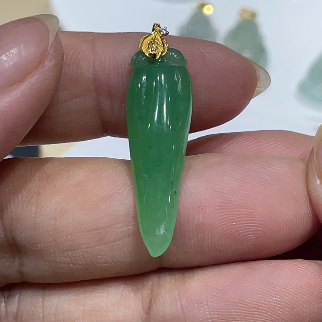 翡翠颈饰18K金镶嵌翡翠